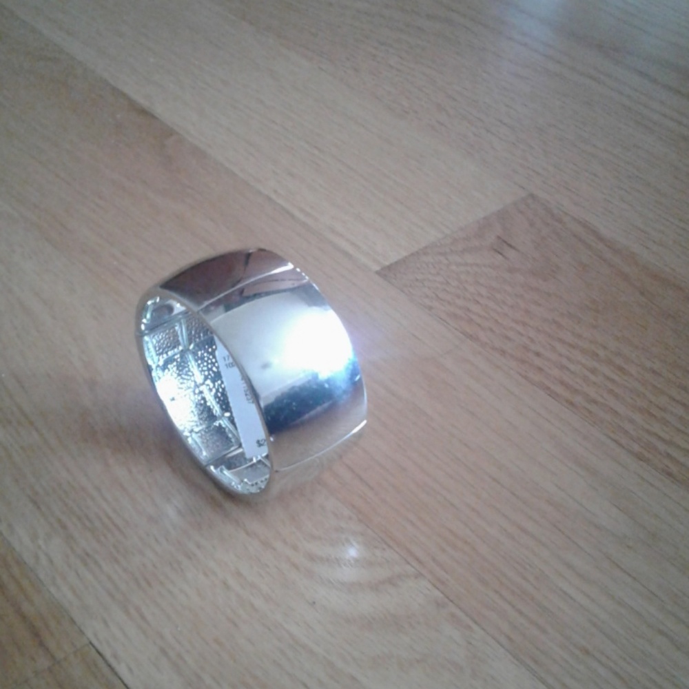 Silver bold bracelet